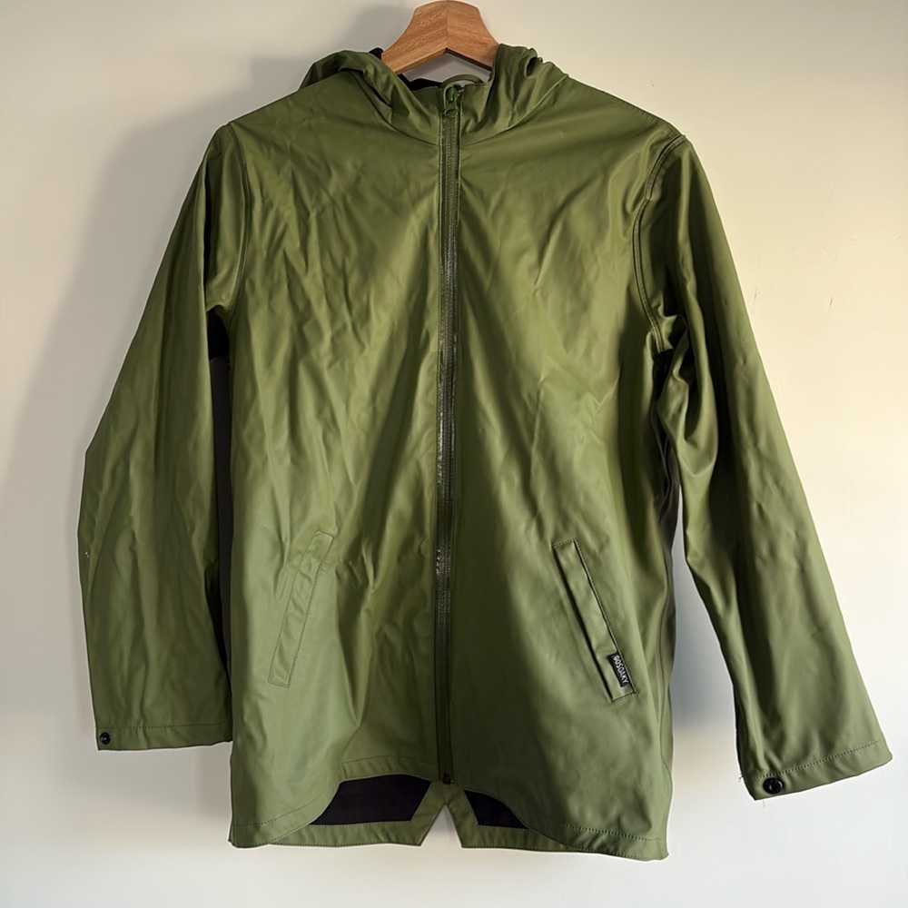 NWOT, raincoat with quilted liner